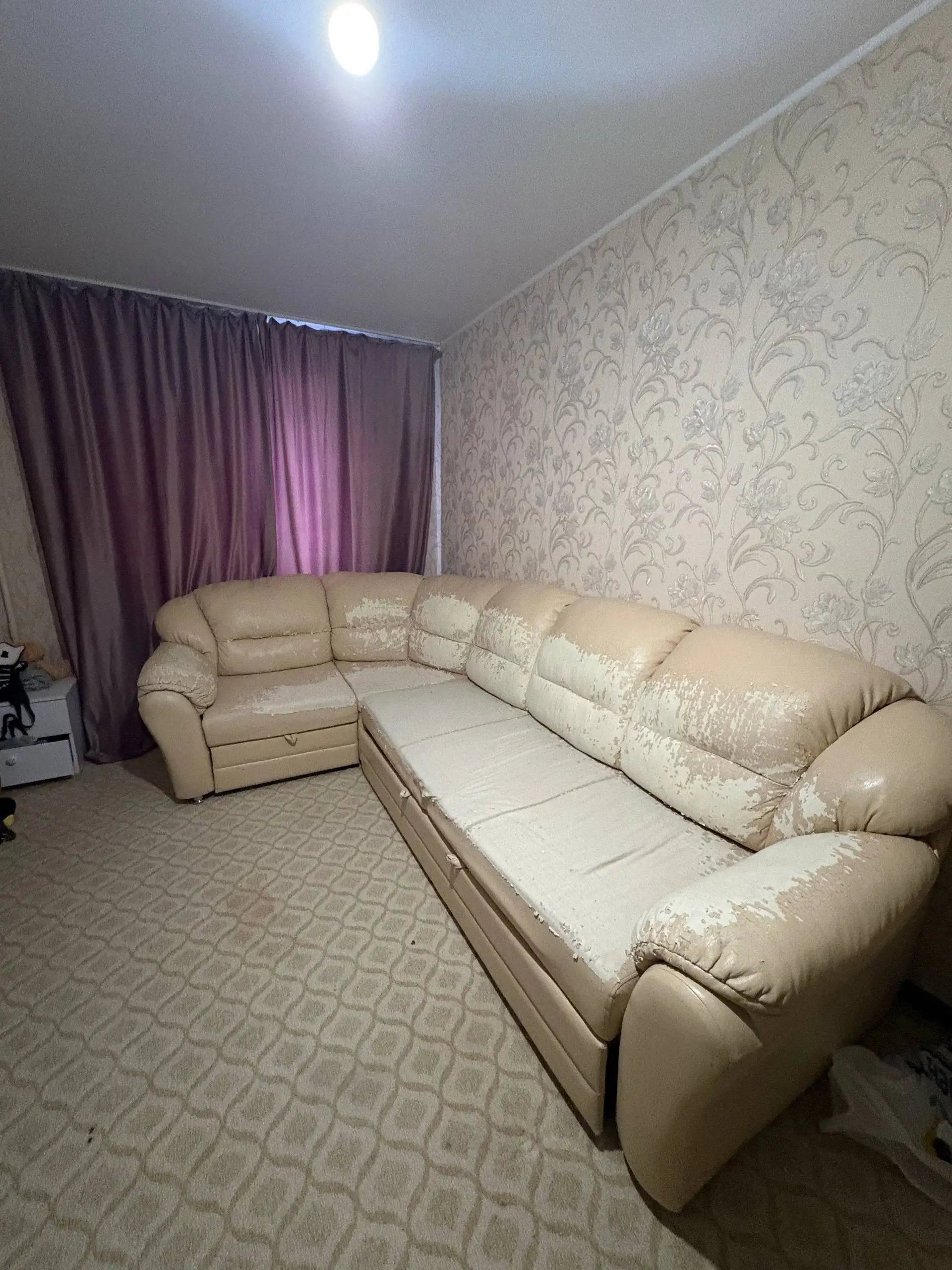 Продам диван выкатной раскладной 310х190 - Барахолка в Челябинск