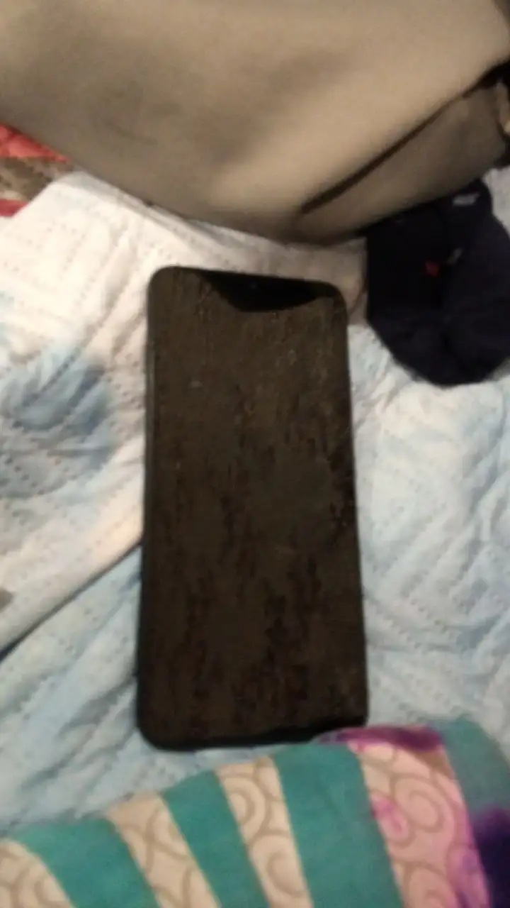 Продам REDMI 9C с царапинами - Смартфоны и телефоны (Электроника) в Челябинск