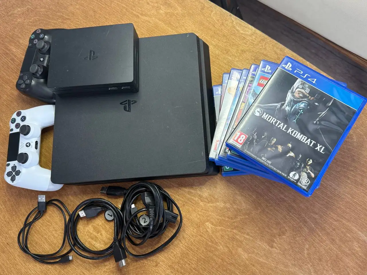 PlayStation 4 с VR очками и играми - Игровые консоли (Электроника) в Челябинск