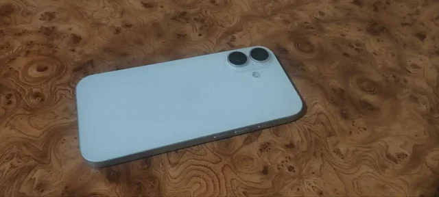 Продам IPhone 16 128GB White ESIM с блокировкой iCloud - Игры в Челябинск