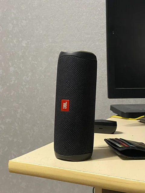 Блютуз колонка JBL Flip 5 в отличном состоянии - Аккаунты в Челябинск