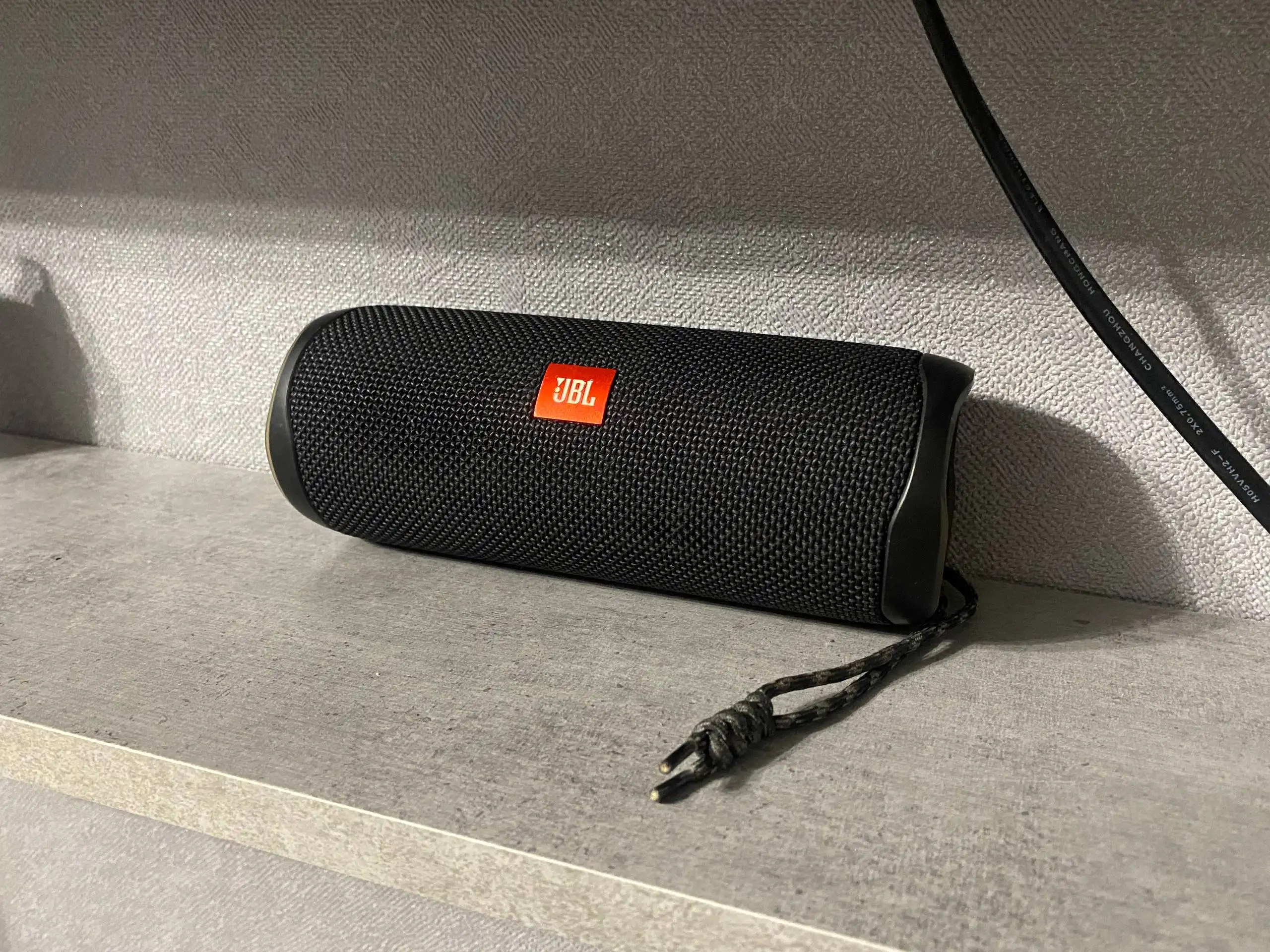 Блютуз колонка JBL Flip 5 в отличном состоянии - Аудиотехника (Электроника) в Челябинск