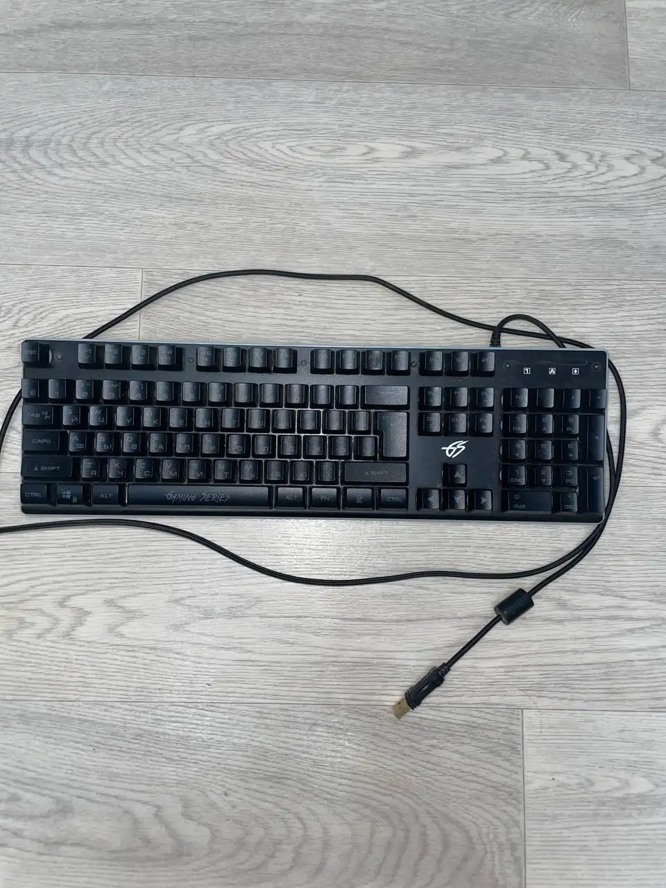 Продажа клавиатуры Razer, мыши Razer и хоккейного шлема Reebok - Барахолка в Челябинск