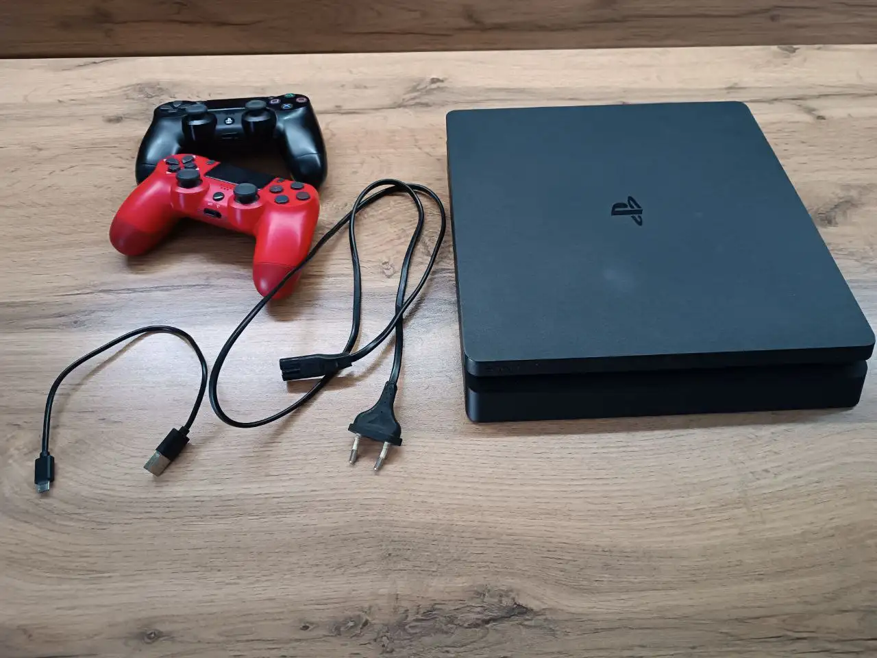 Продам PS4 Slim 1TB с играми - Игровые консоли (Электроника) в Челябинск
