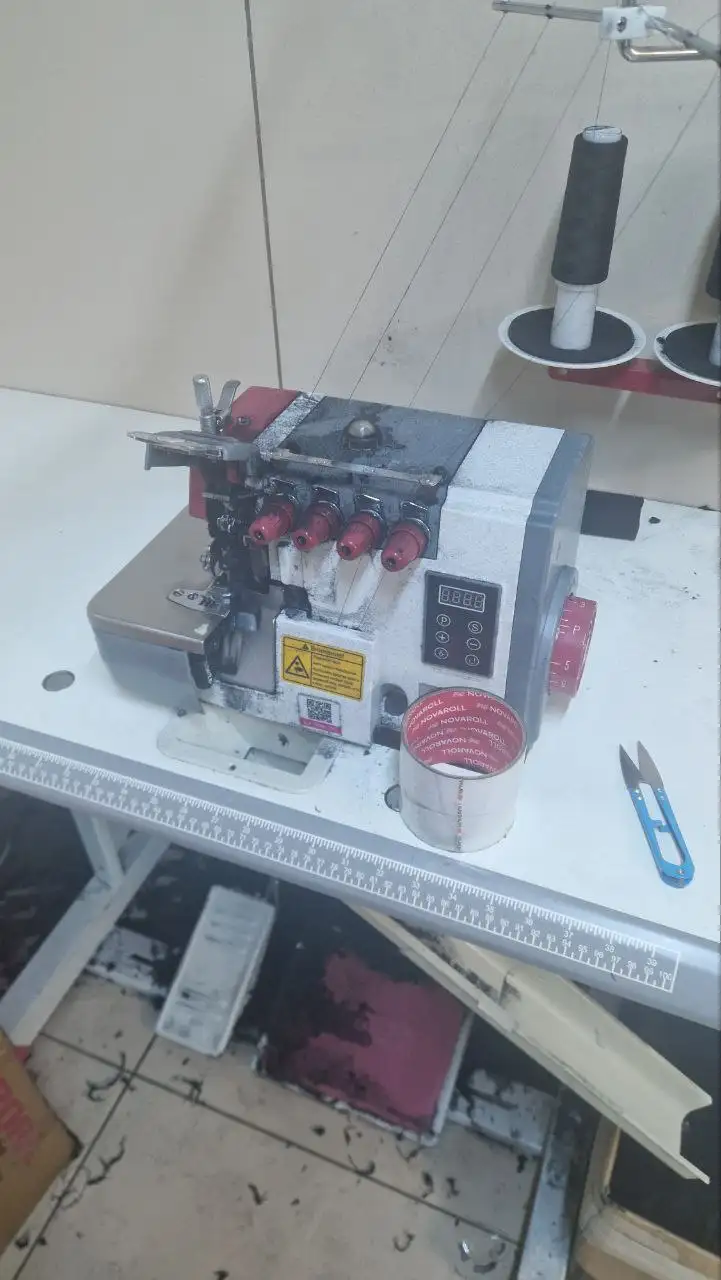 Продам машинки, оверлок и распошивалку - Швейное оборудование (Барахолка) в Челябинск