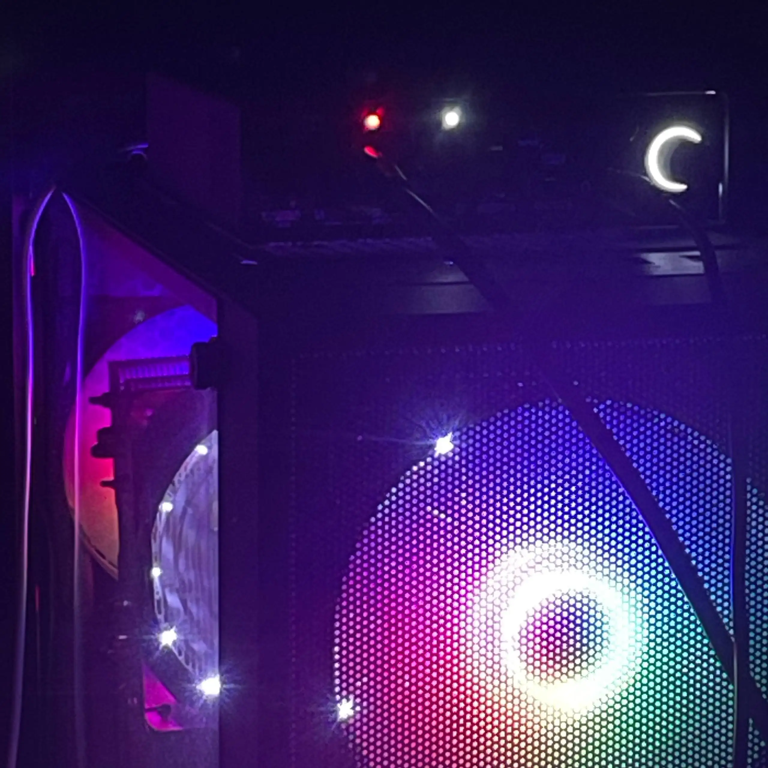 Продажа комплектных кулеров от корпуса MONTECH - Компьютерные комплектующие (Барахолка) в Челябинск