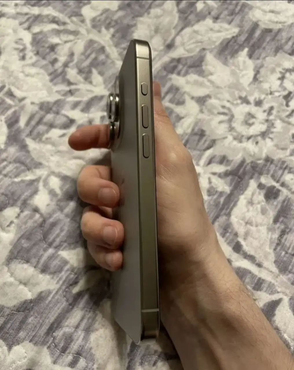 Iphone 15 pro в идеальном состоянии - Смартфоны (Электроника) в Челябинск