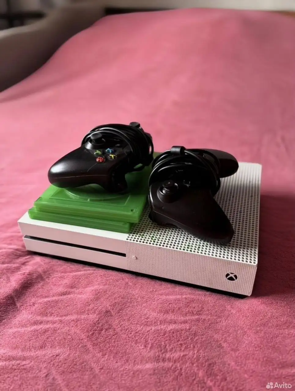 Продам Xbox One S 1ТБ с играми и аккаунтом - Игровые приставки (Электроника) в Челябинск