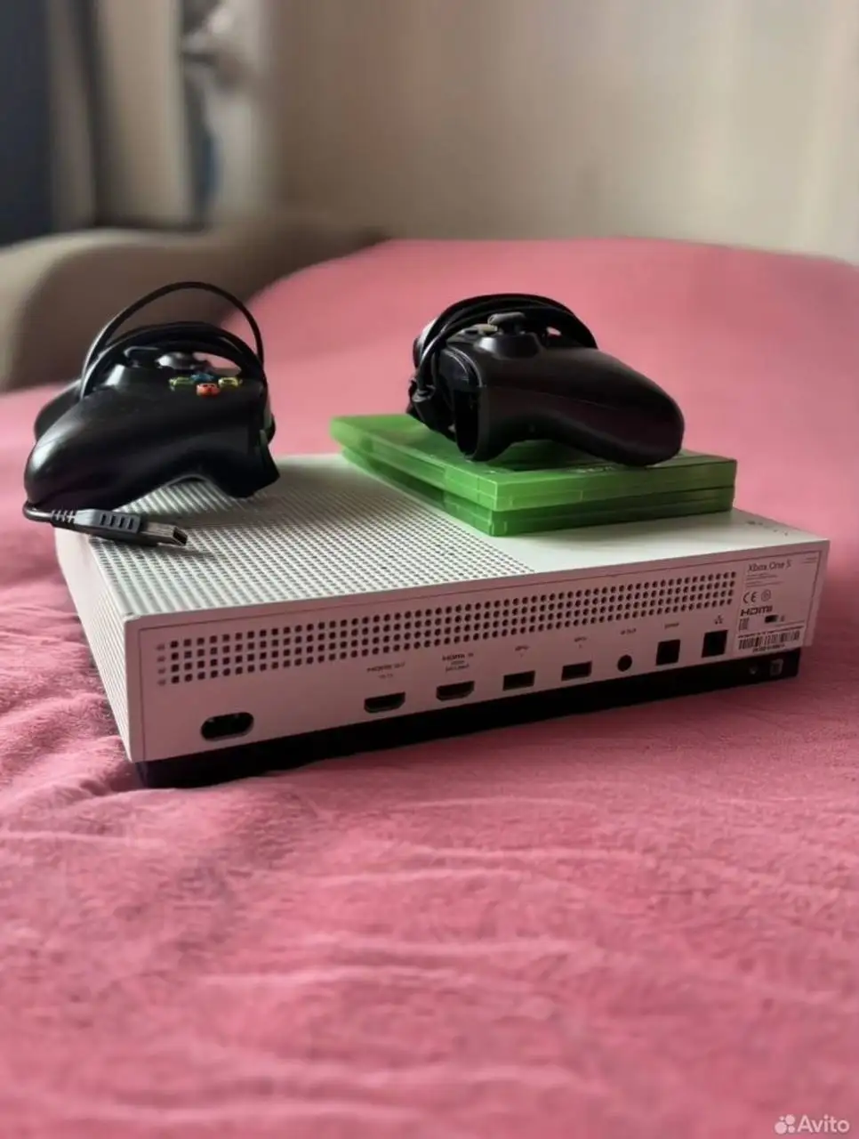 Продам Xbox One S 1ТБ с играми и аккаунтом - Игровые приставки (Электроника) в Челябинск