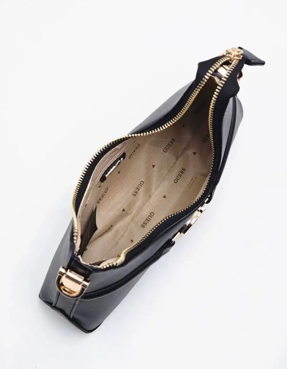 Сумочка Guess через плечо из экокожи - Сумки (Одежда) в Челябинск