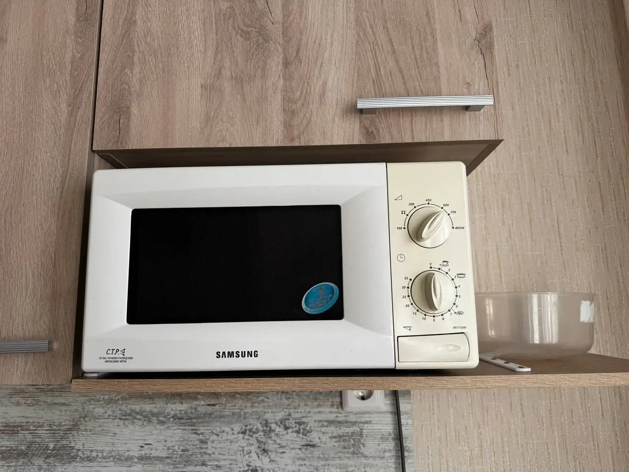 Продам плиту и микроволновку в отличном состоянии - Бытовая техника (Для дома и дачи) в Челябинск