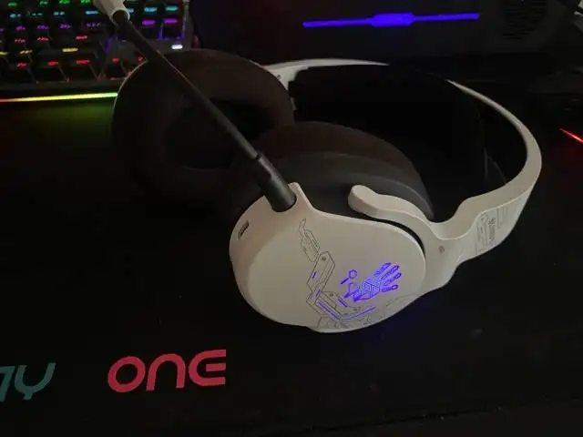 Игровые наушники с полным комплектом - Аксессуары для игр (Электроника) в Челябинск