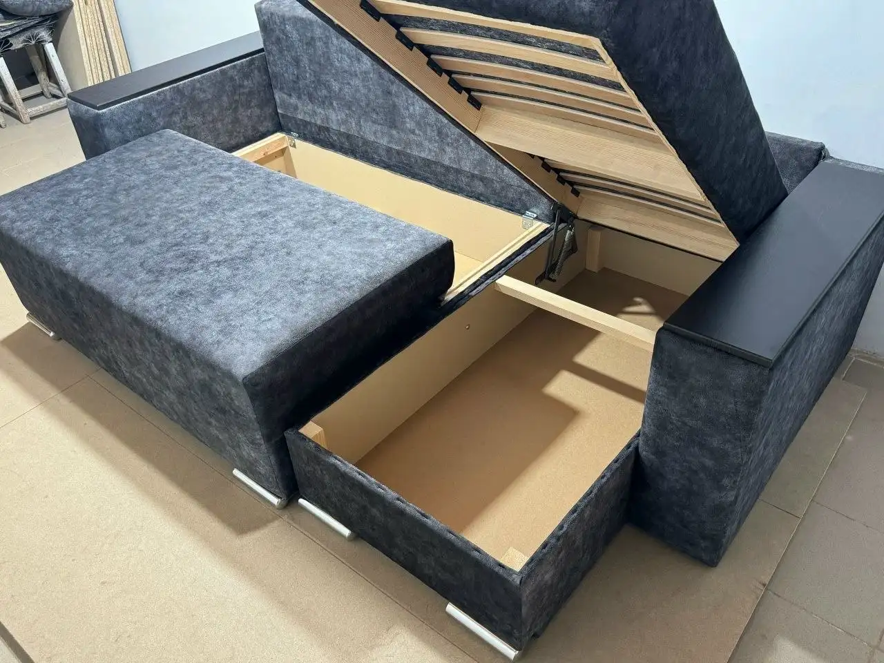 Диван в хорошем состоянии для обеденного отдыха - Мебель (Для дома и дачи) в Челябинск