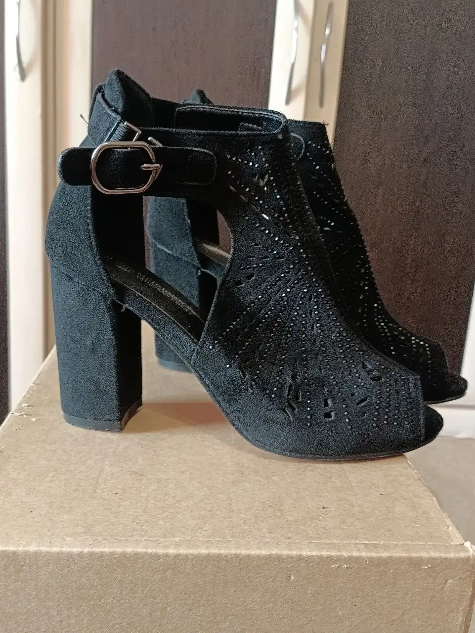 Продажа новых туфель - Обувь (Одежда) в Челябинск