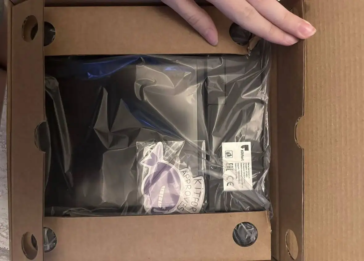 Продам куртку 48 размер и новые весы - Барахолка в Челябинск