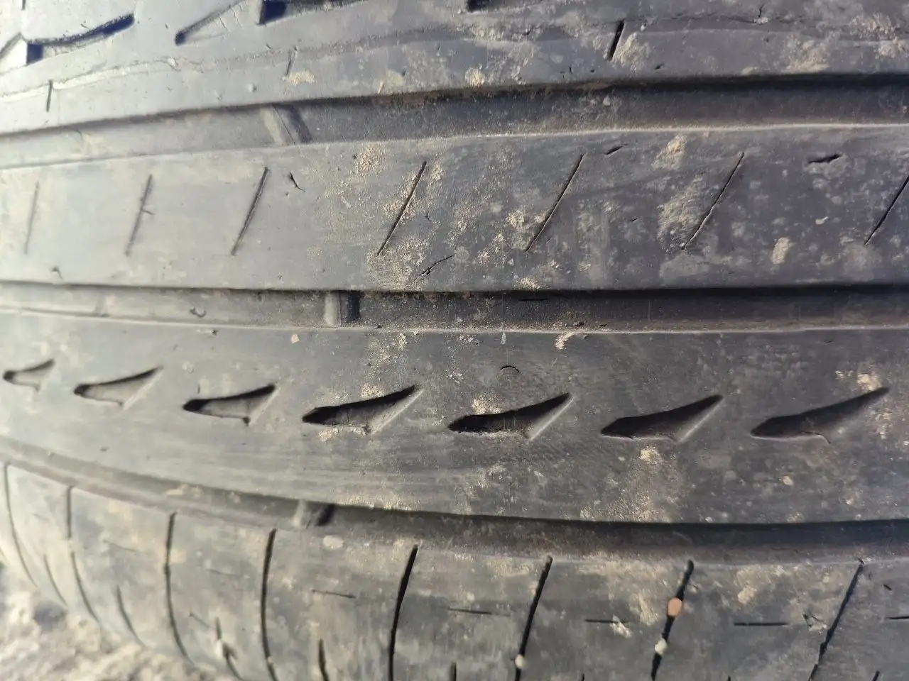 Комплект летних шин Bridgestone 245/45 R18 - Шины и диски (Авто) в Челябинск