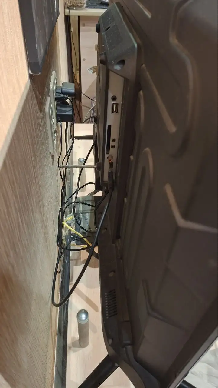 Продам сломанный телевизор 40 дюймов - Телевизоры (Электроника) в Челябинск