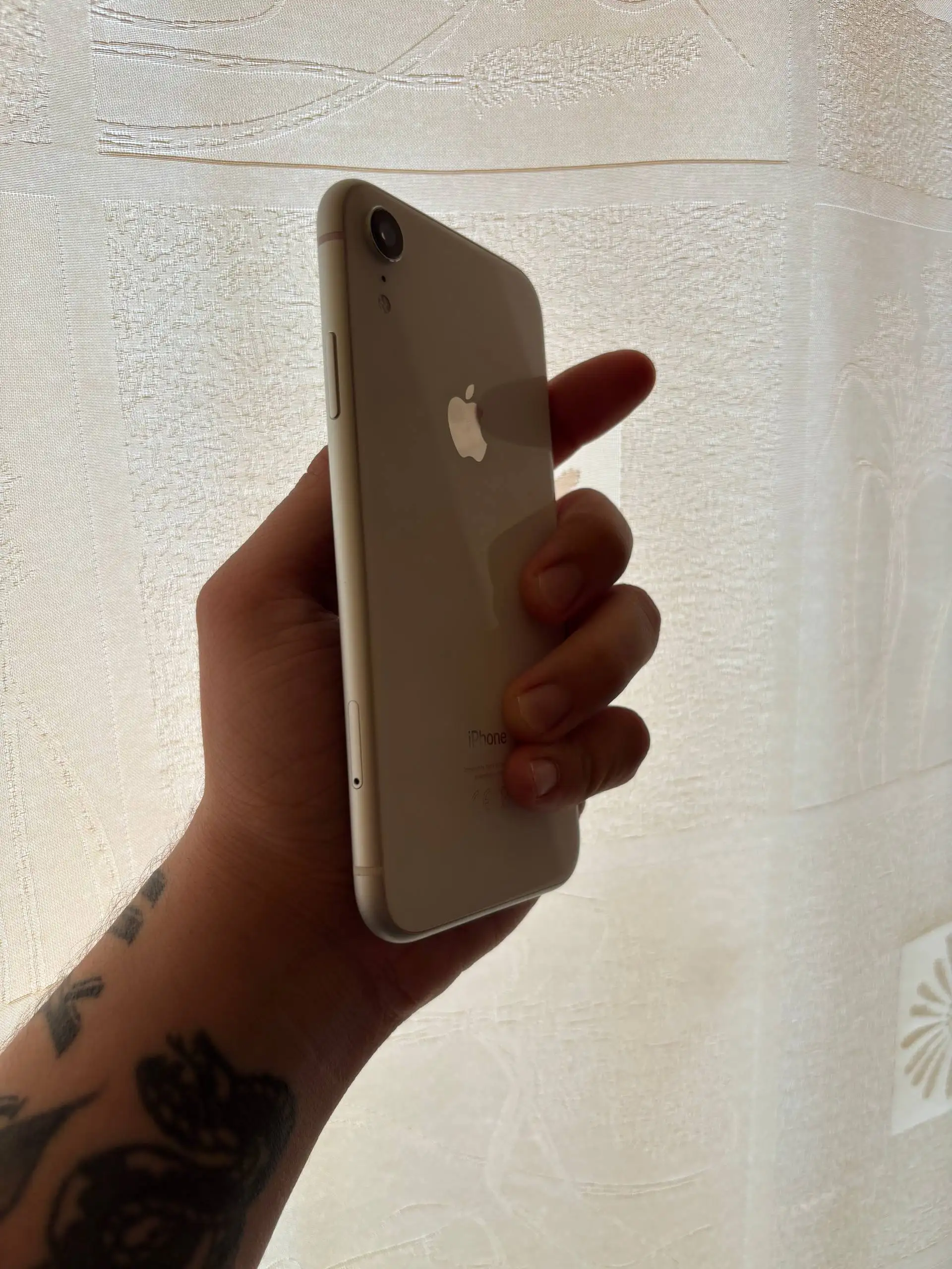 Продам айфон xr 64гб в отличном состоянии - Смартфоны (Электроника) в Челябинск