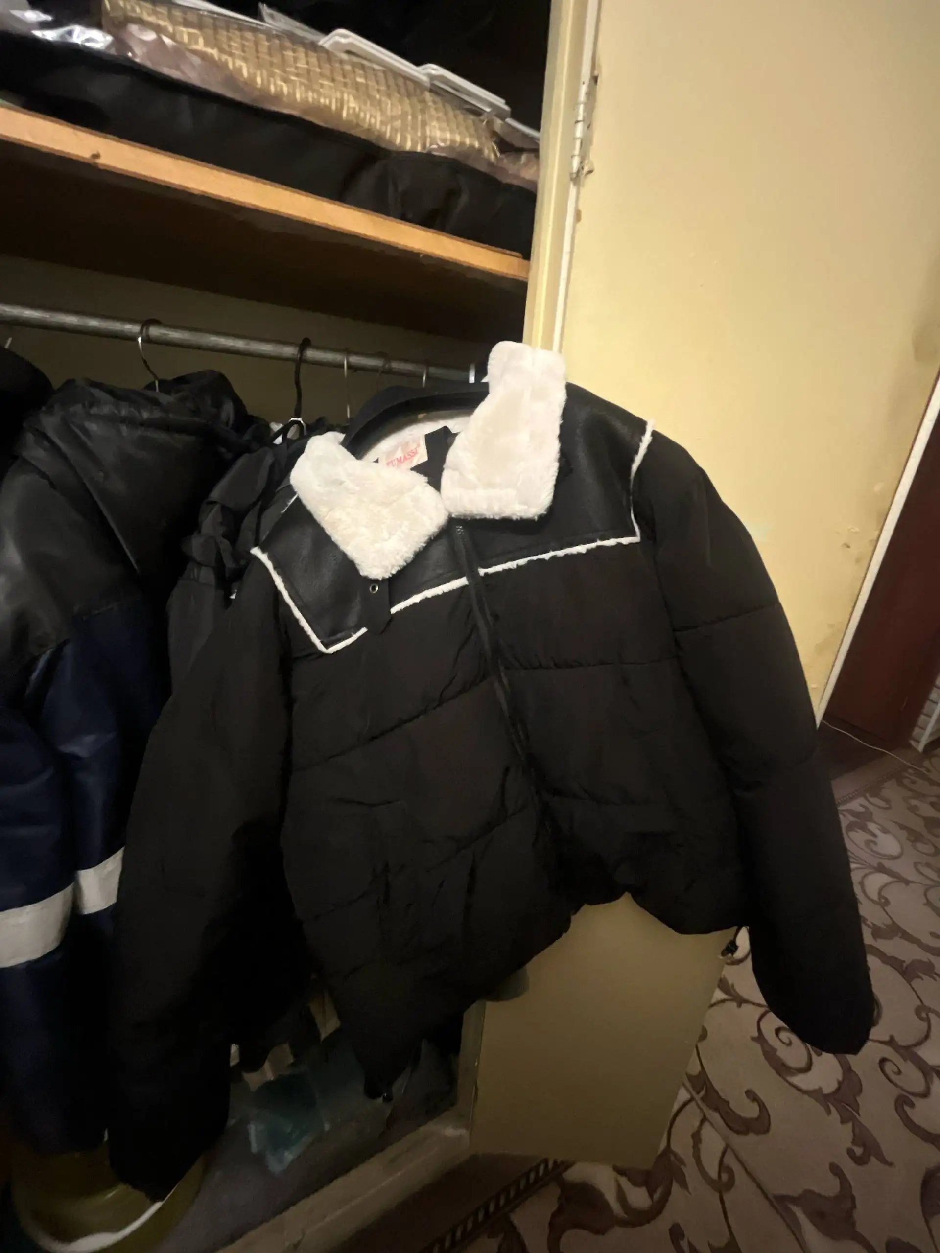 Продам 2 куртки в отличном состоянии - Куртки (Одежда) в Челябинск