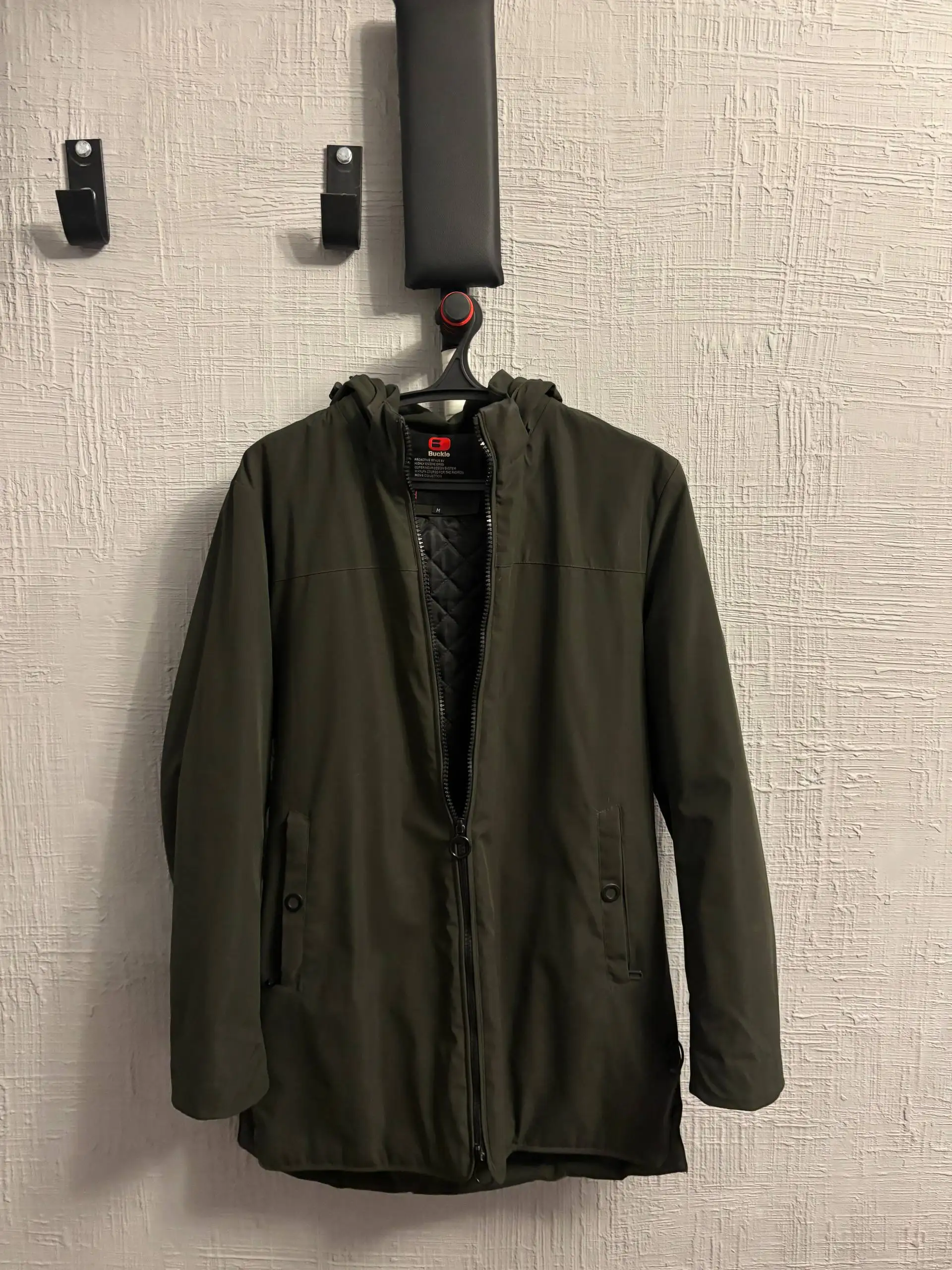 Продам вещи в хорошем состоянии - Барахолка в Челябинск