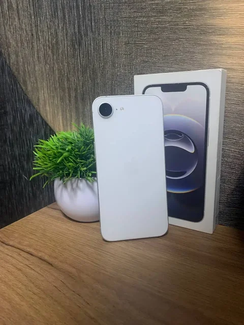 iPhone 16e 128gb в хорошем состоянии - Компьютерные мыши в Челябинск