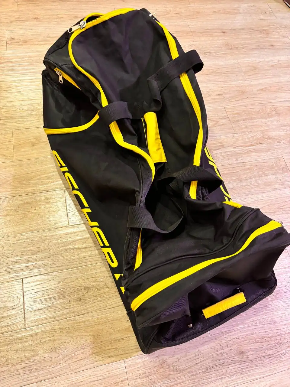 Продажа хоккейных краг CCM ft350 и баула Fischer - Спортивный инвентарь (Хобби и отдых) в Челябинск