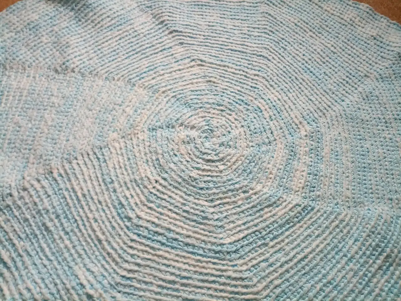 Новый вязаный крючком ковёр 225x225 см - Текстиль (Для дома и дачи) в Челябинск