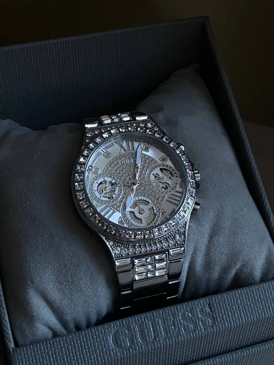 Часы GUESS б/у - Часы (Барахолка) в Челябинск