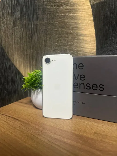 iPhone 16e 256Gb White - Акустика в Челябинск