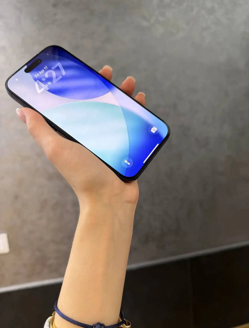 Продам iPhone 17 Pro Max 256ГБ в отличном состоянии - Смартфоны (Электроника) в Челябинск