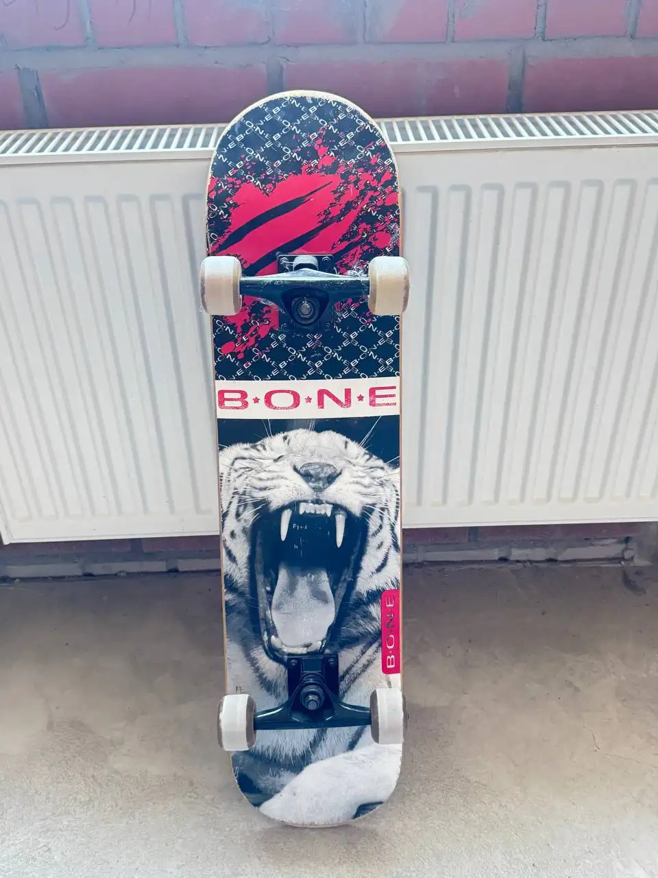 Продажа скейтборда и столика - Барахолка в Челябинск