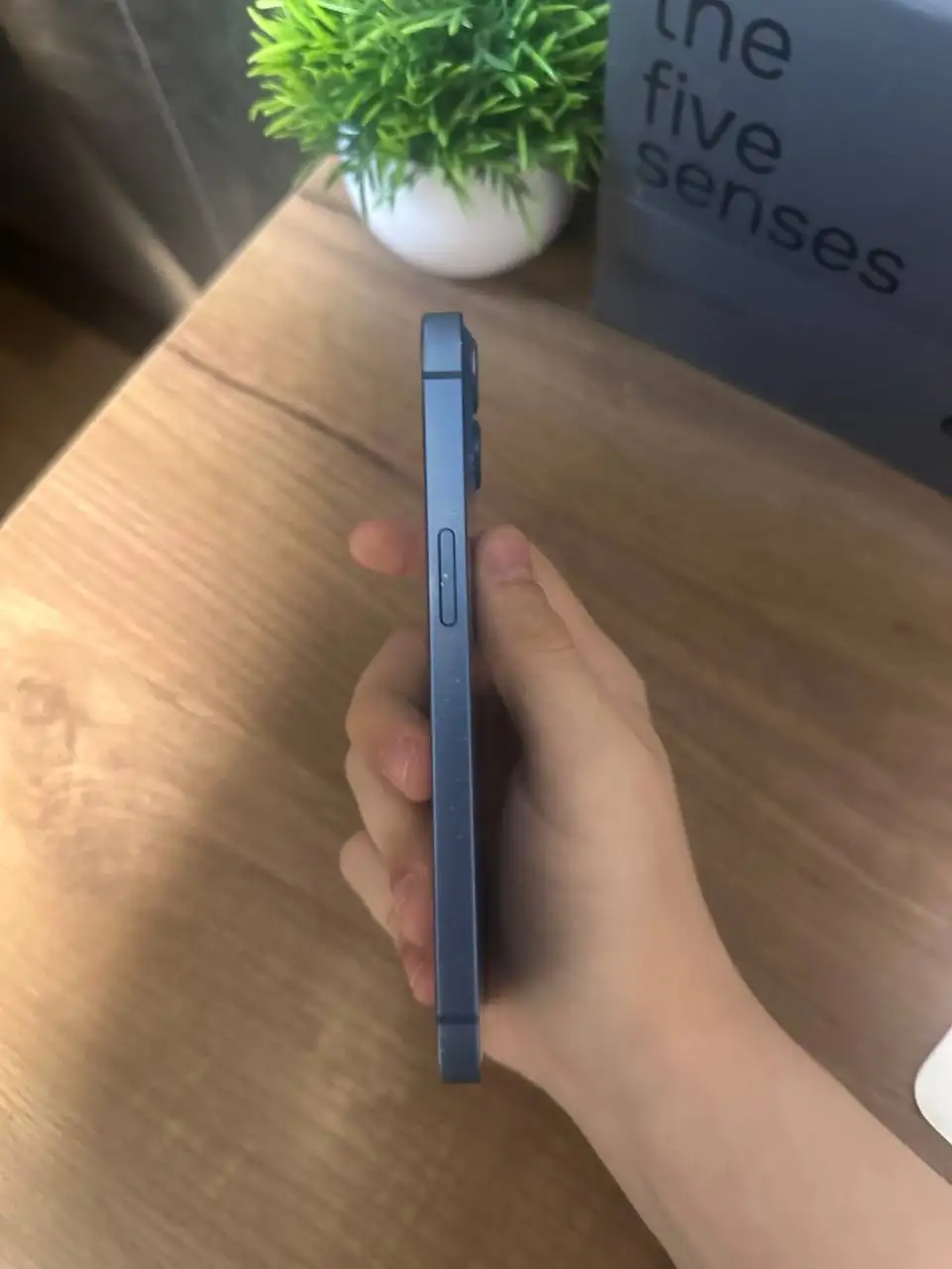 iPhone 13 128GB синий - Мобильные телефоны и аксессуары (Электроника) в Челябинск