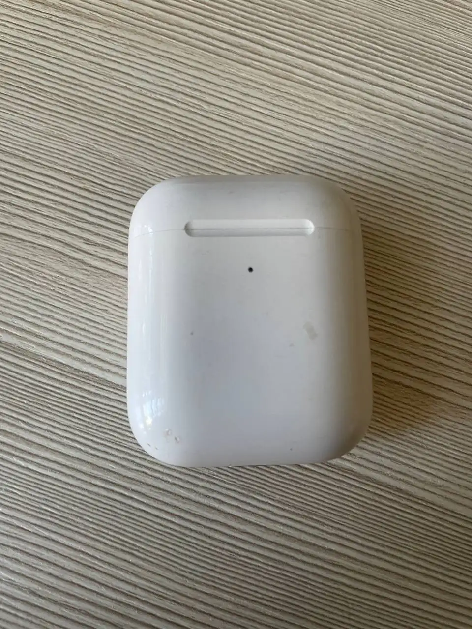 Продаю AirPods 1 оригинал - Электроника в Челябинск