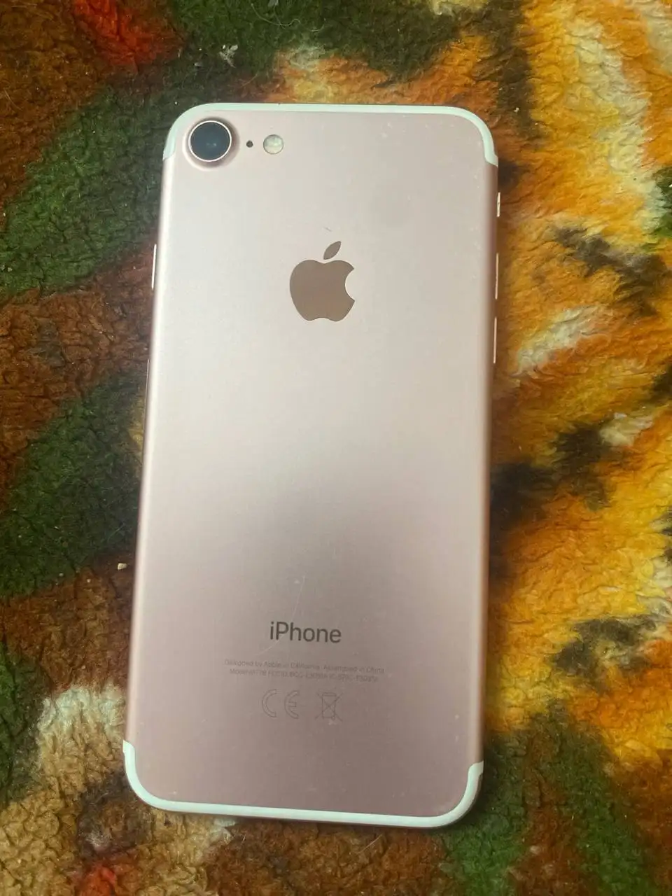 iPhone 7 32 ГБ с трещинами на экране - Смартфоны (Электроника) в Челябинск