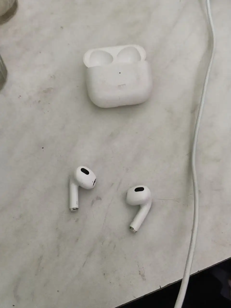 Продажа оригинальных AirPods - Наушники (Электроника) в Челябинск