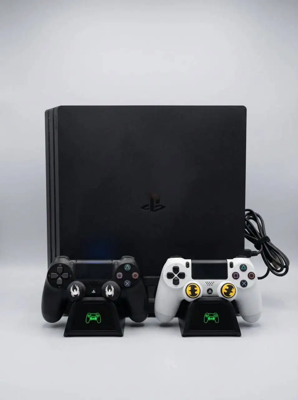 PS4 Pro с возможностью запуска резервных копий - Игровые приставки (Электроника) в Челябинск