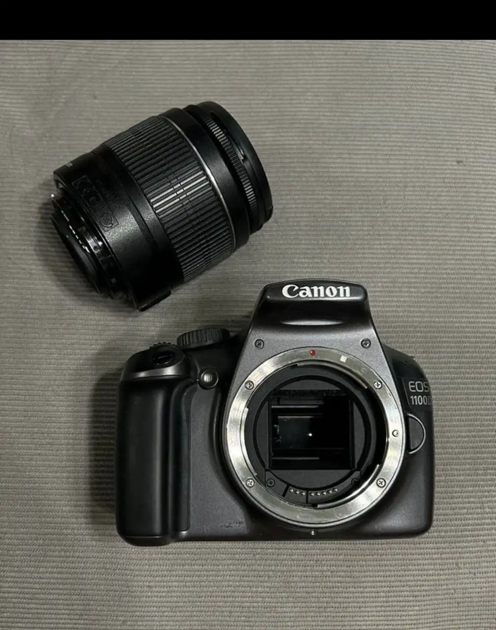 Продается б/у зеркальный фотоаппарат Canon EOS 1100D с объективом - Фототехника (Электроника) в Челябинск