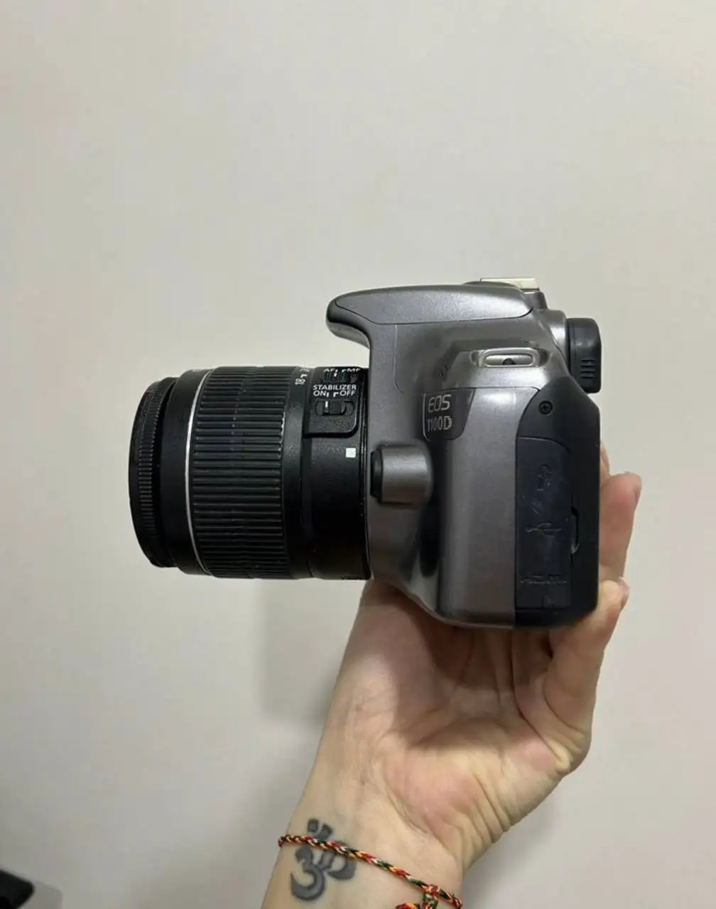 Продается б/у зеркальный фотоаппарат Canon EOS 1100D с объективом - Фототехника (Электроника) в Челябинск