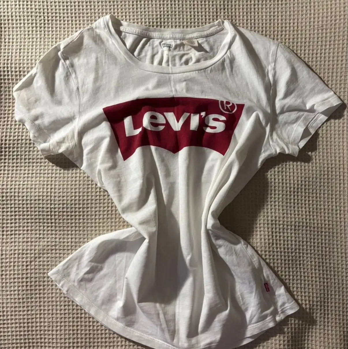 Футболка Levi’s - Футболки (Одежда) в Челябинск
