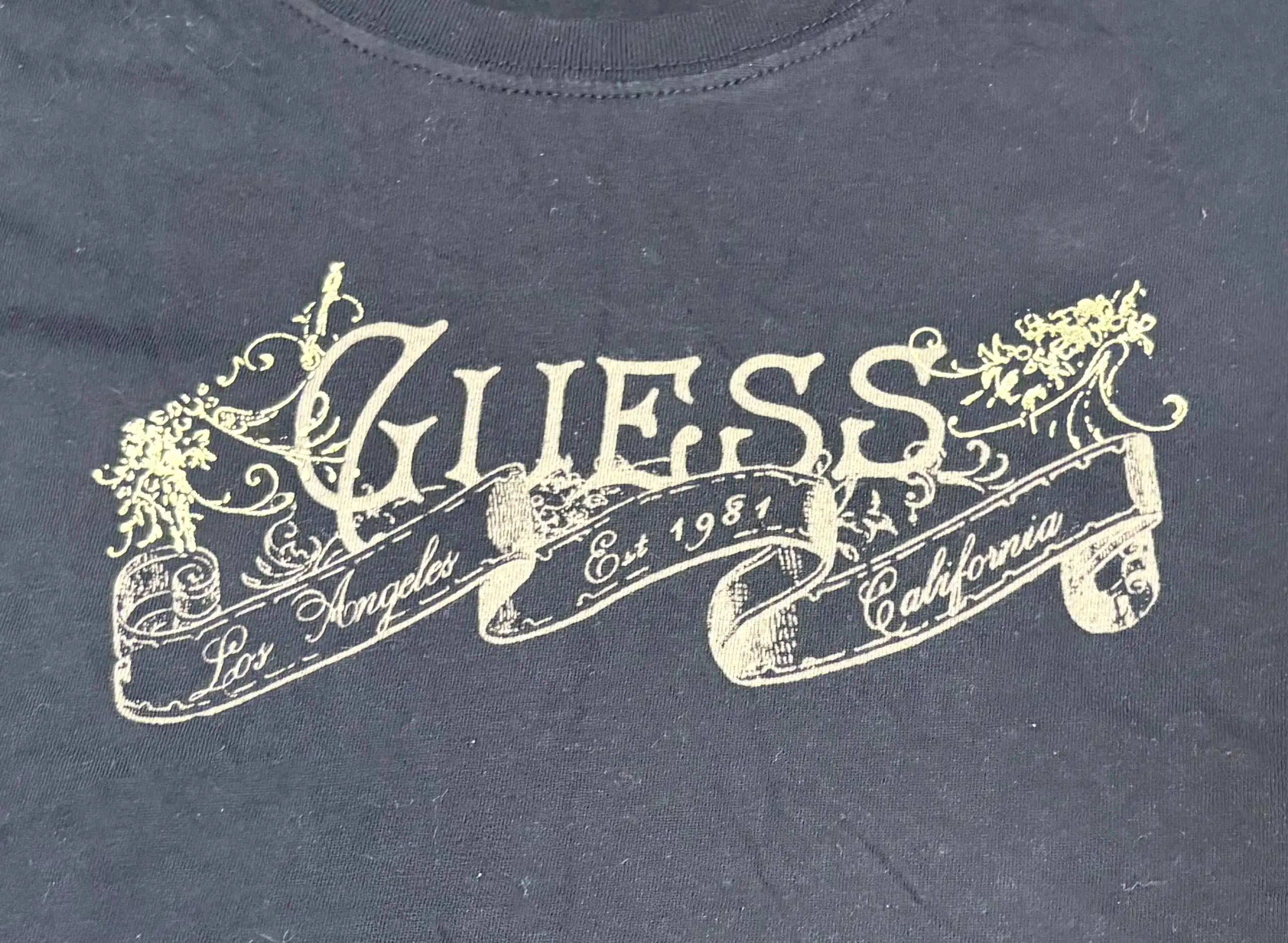 Футболки женские Guess и Levi's винтаж - Женская одежда (Одежда) в Челябинск