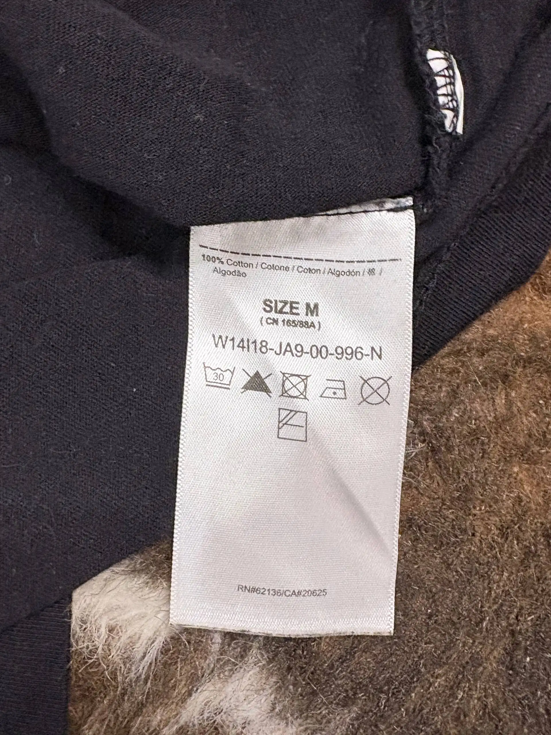 Футболки женские Guess и Levi's винтаж - Женская одежда (Одежда) в Челябинск