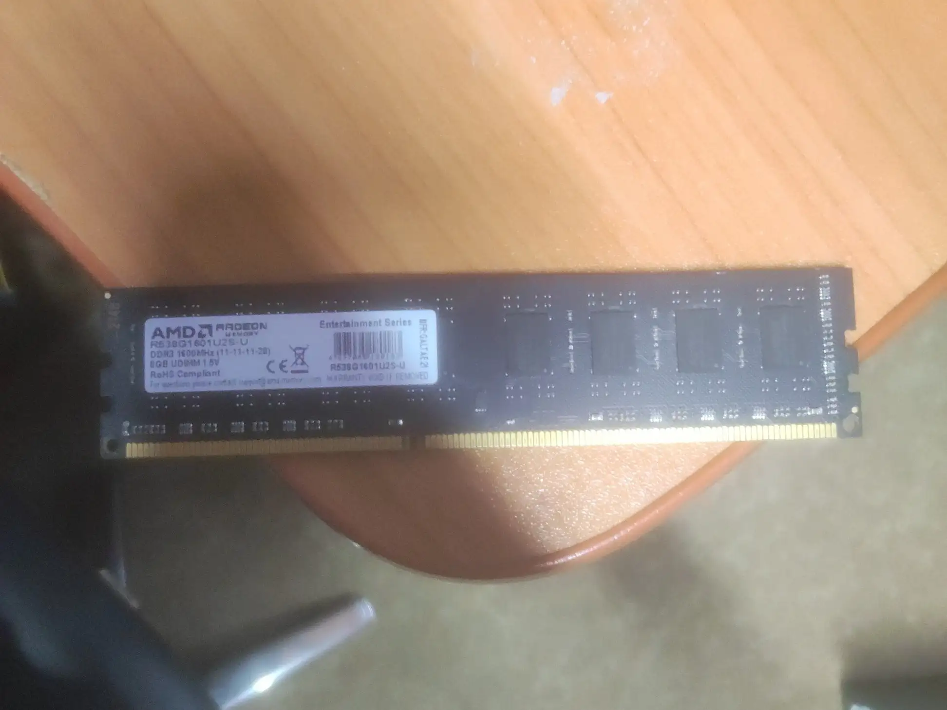 Продам ОЗУ AMD DDR3 8GB 1600Hz - Оперативная память (Электроника) в Челябинск
