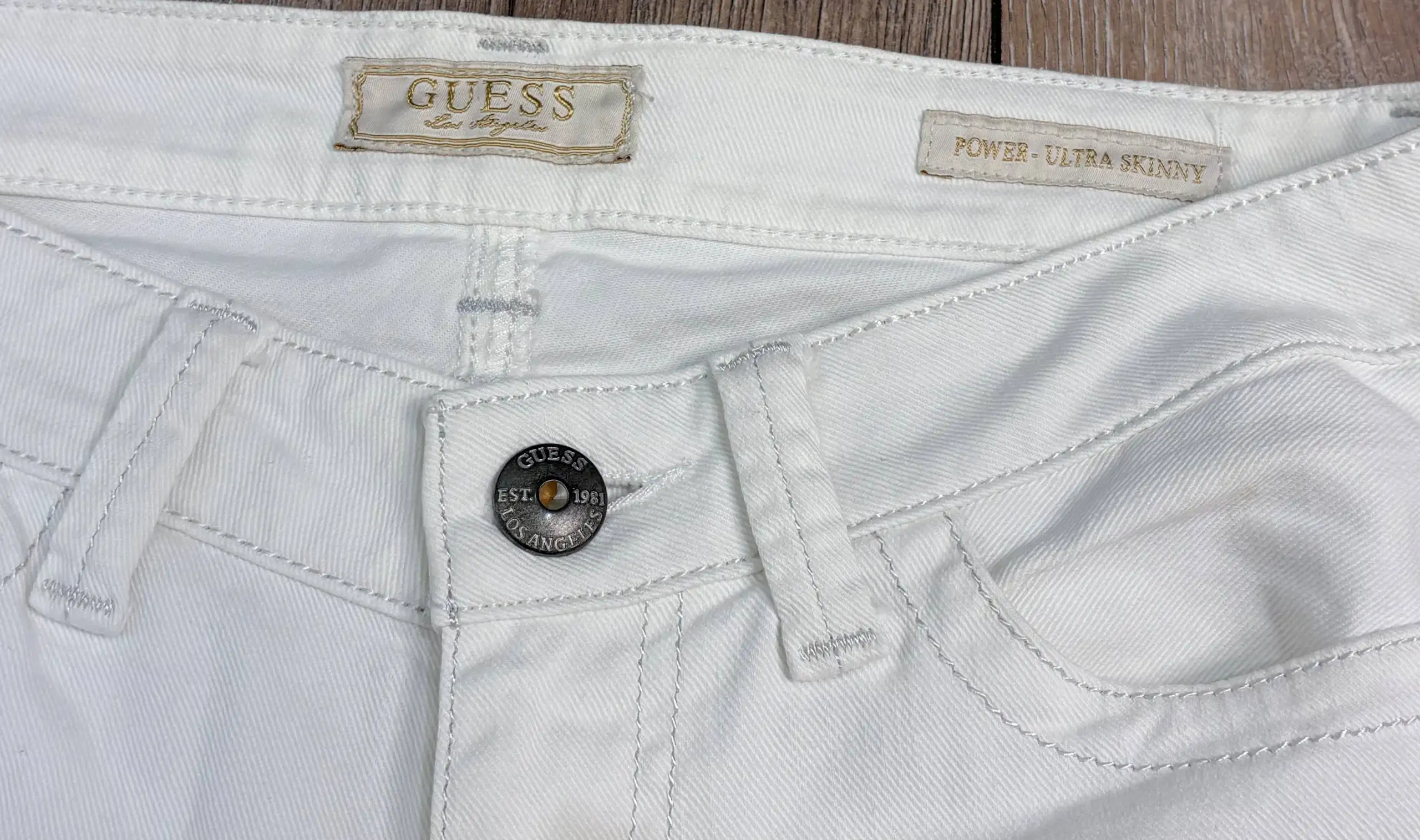 Джинсы Guess скини с кружевом - Женская одежда (Одежда) в Челябинск