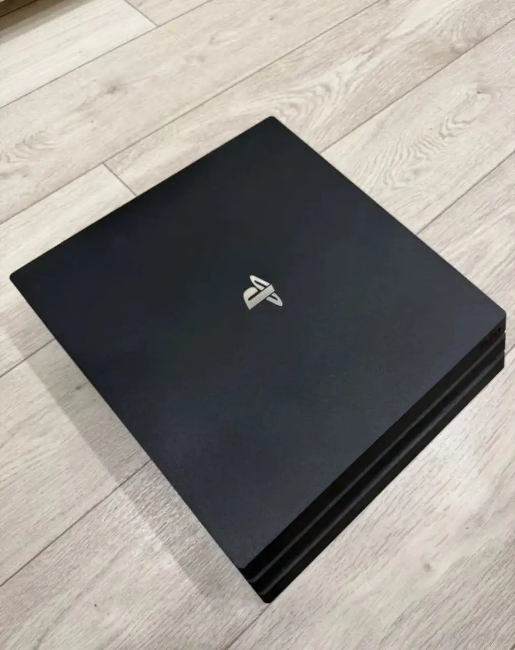 Продаю PlayStation 4 Pro - Игровые приставки (Электроника) в Челябинск