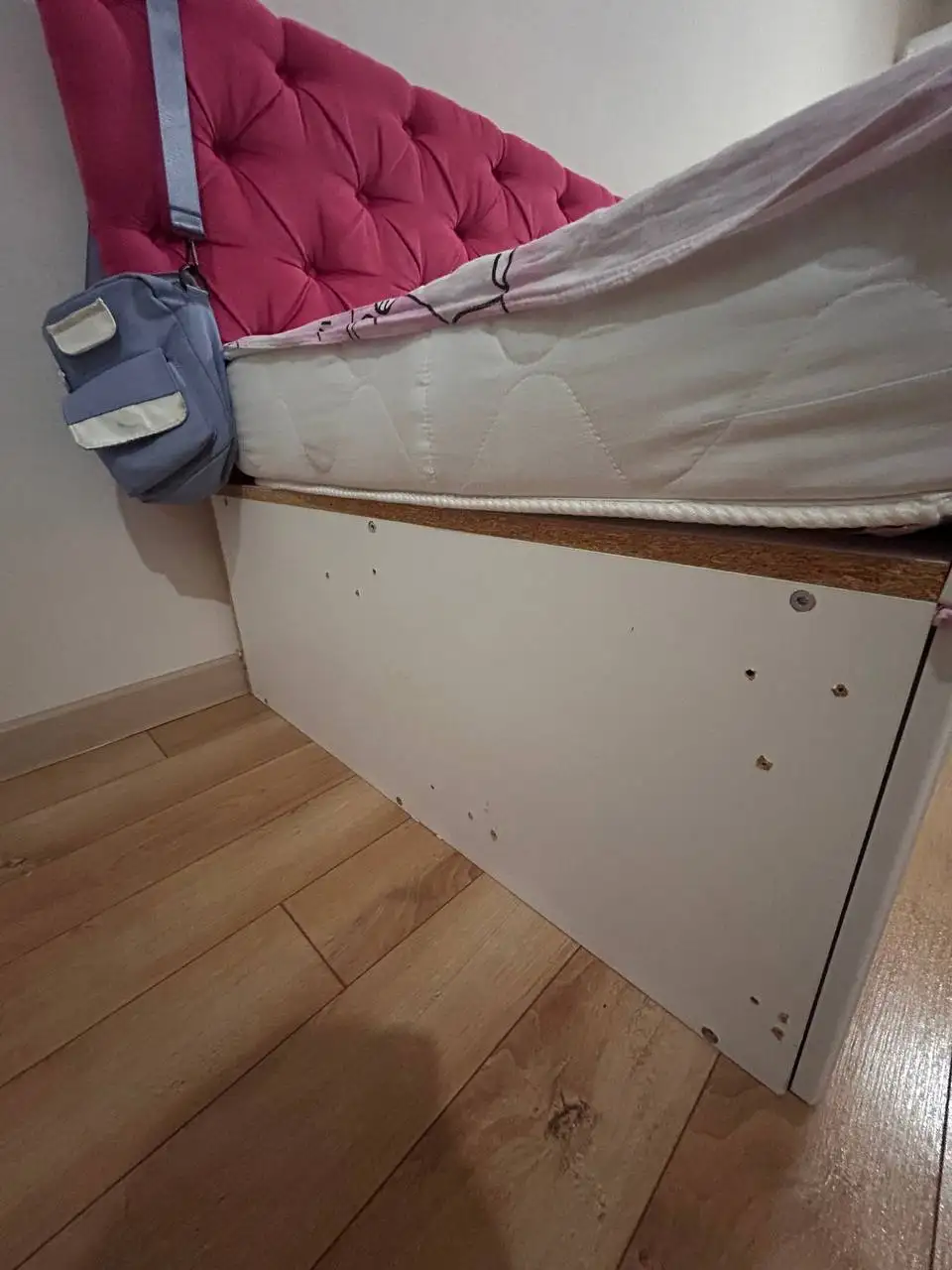 Диван в хорошем состоянии с выкатными ящиками - Мебель (Для дома и дачи) в Челябинск