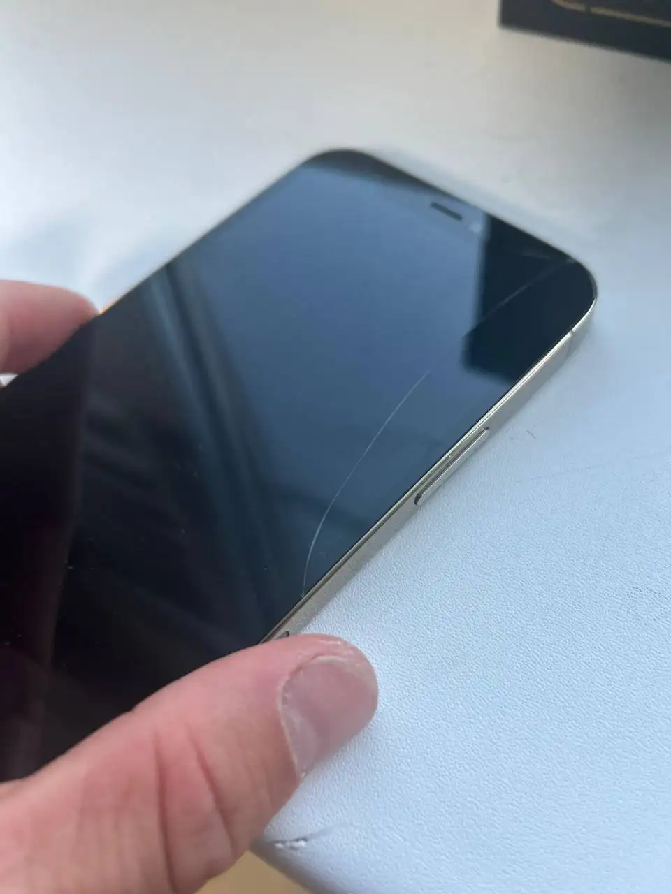 Продам iPhone 12 Pro 128GB Golden (полоса на экране) - Смартфоны (Электроника) в Челябинск