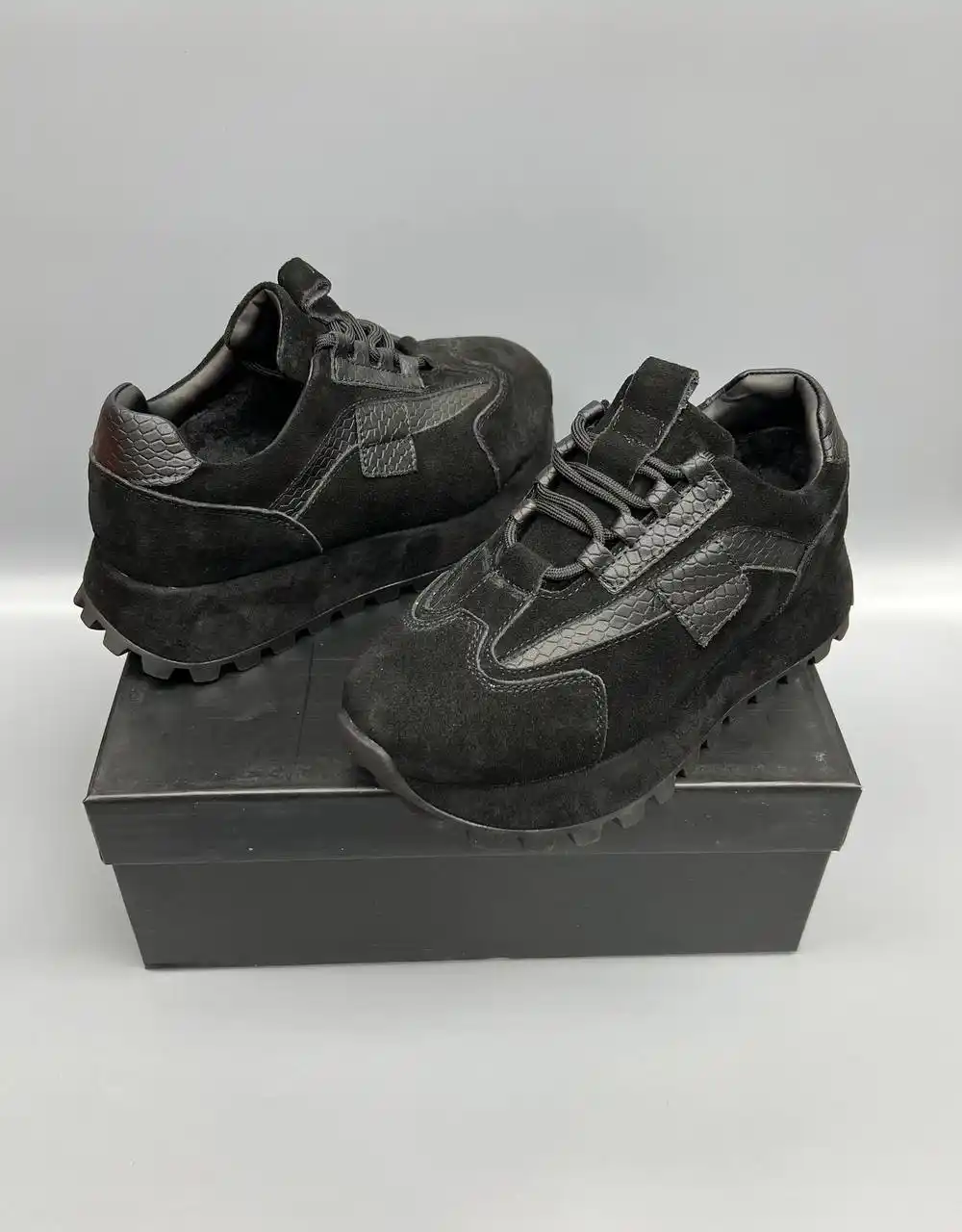 Кроссовки 36-40 замш/кожа/внутри шерсть - Одежда в Симферополь