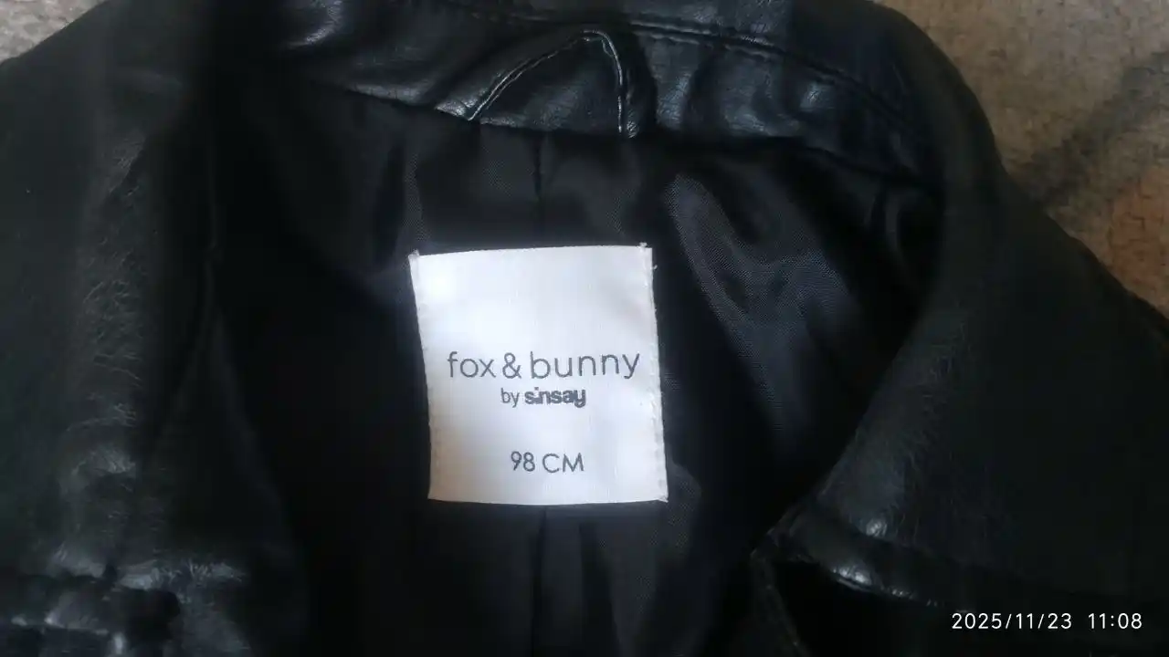 Продам детскую куртку и платье