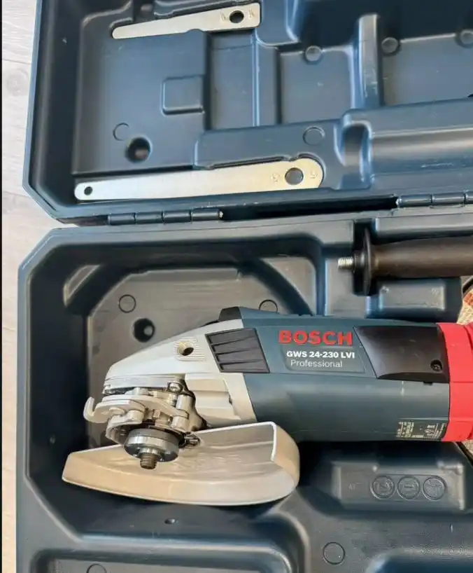 Продам УШМ Bosch GWS 24-230 LVI