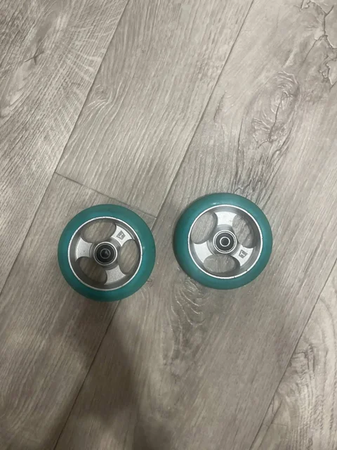 Самокаты и велосипеды с запчастями - Холодильники в Тюмень